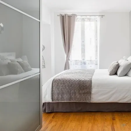 L'authentik, Charme Et Confort En Vieille Apartment *