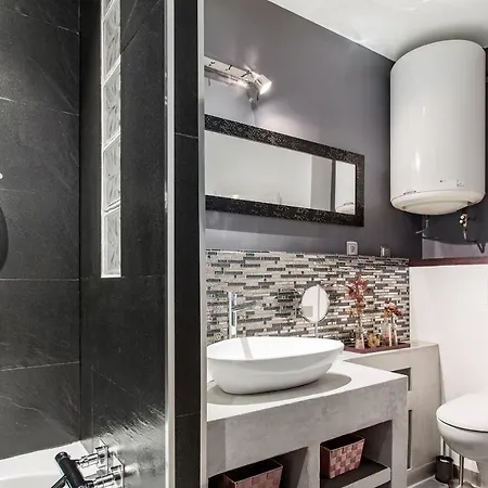 L'authentik, Charme Et Confort En Vieille Appartement Annecy