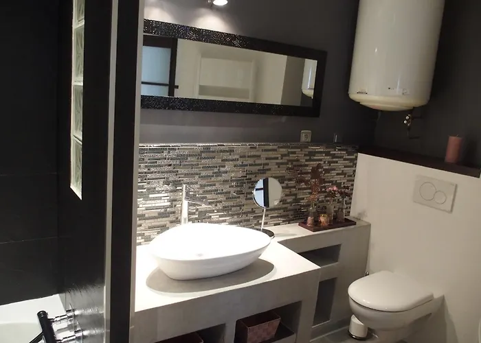 L'authentik, Charme Et Confort En Vieille Apartament